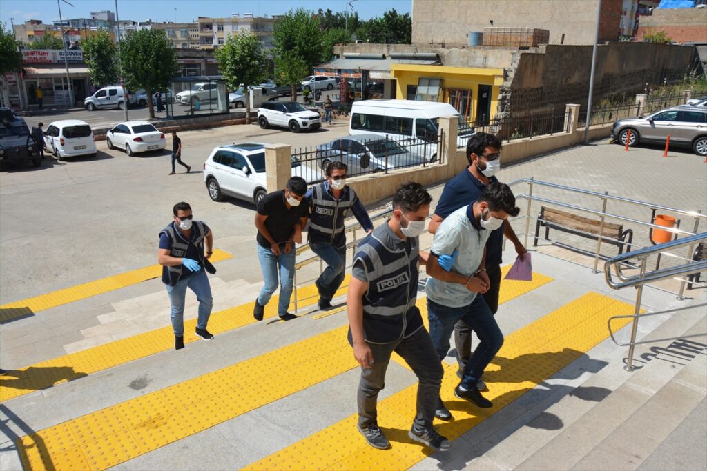 Şanlıurfa’da hırsızlık yapan 2 kişi suçüstü yakalandı