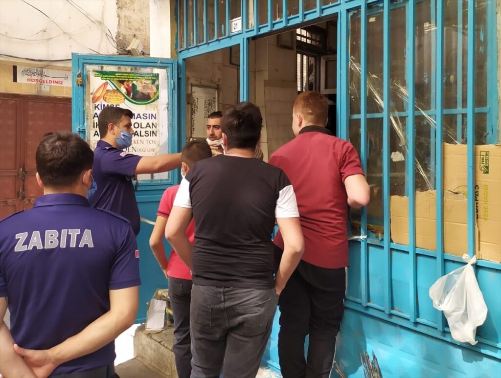 Şanlıurfa’da Kovid-19 tedbirlerine uymayan 23 bin 790 kişiye ceza