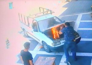 Şanlıurfa’da kamyonet alev aldı