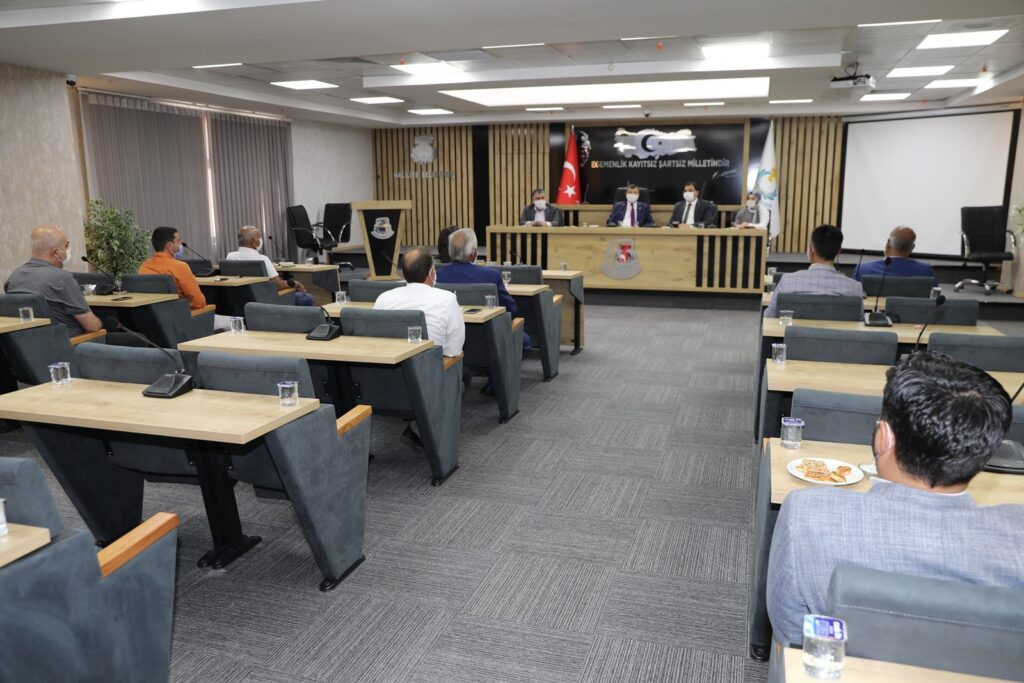 Şanlıurfa’da Belediye binasının hastaneye dönüşmesine belediye meclisinden izin çıktı