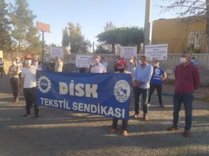 Şanlıurfa OSB de işçiler, baskı ve tehdit iddiasıyla eylem yaptı!