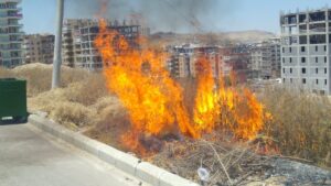 KARAKÖPRÜ’NÜN GÖBEĞİNDE TEHLİKELİ YANGIN