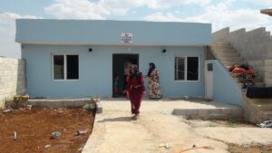 Çadırda yaşayan aile hayırseverlerin desteğiyle evlerine kavuştu