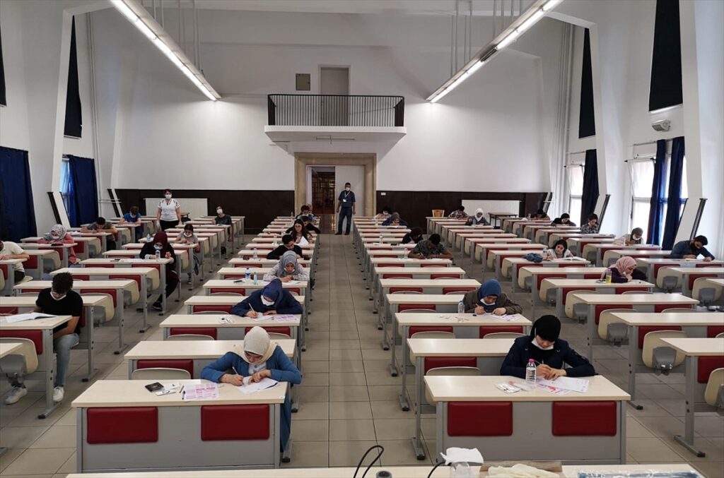 HRÜ Yabancı Öğrenci Sınavı’nın ikinci aşaması yapıldı