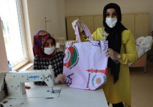 Şanlıurfa’da Eski brandalar alışveriş çantasına dönüşüyor