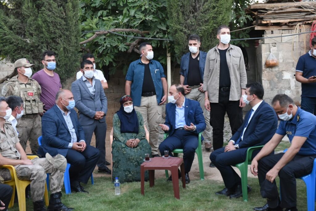 Şanlıurfa Valisi Erin Ceylanpınar Gümrük Kapısı’nda incelemede bulundu