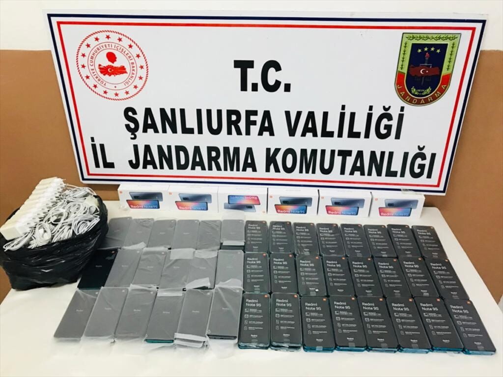 Şanlıurfa’da cep telefonu kaçakçılığı operasyonunda yakalanan 1 kişi tutuklandı