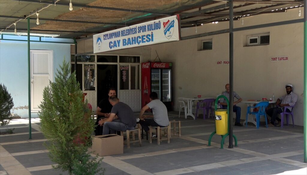 Ceylanpınarlılar şehit polislerini unutamıyor