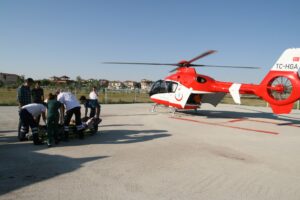 Kalp krizi geçiren Urfalı tarım işçisi helikopter ambulansla hastaneye sevk edildi
