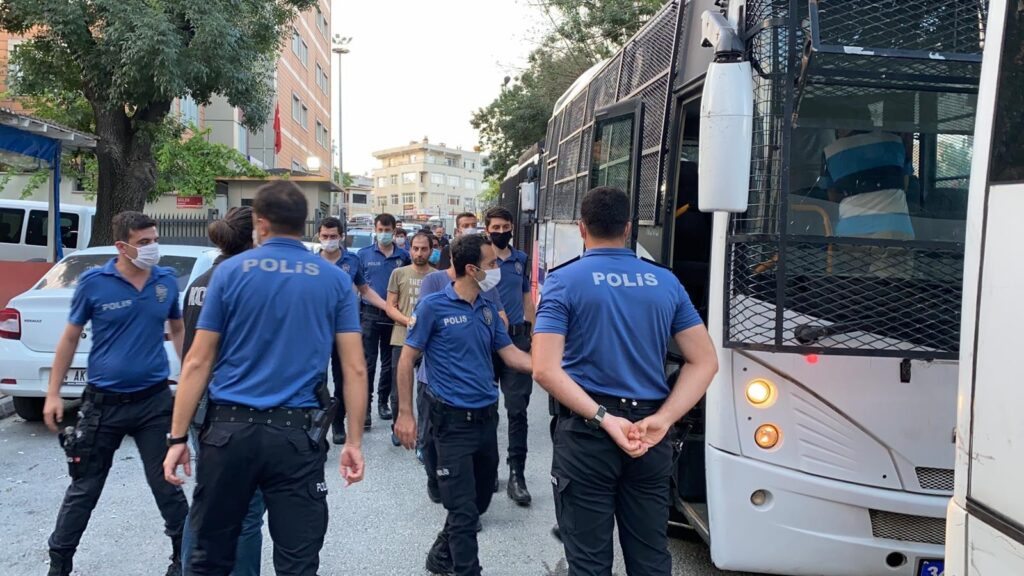 Kaçak tütün operasyonunda 135 şüpheliden 20’si tutuklandı