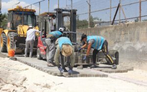 Eyyübiye Belediyesi yol yapım çalışmalarını sürdürüyor