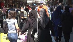 Yoğun bakım hasta sayısı artıyor, çarşıdaki yoğunluk azalmıyor