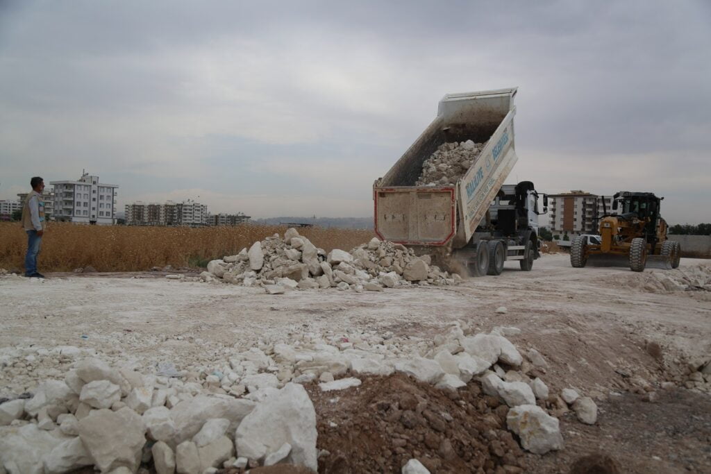 Haliliye’de yol yapım çalışmaları sürüyor