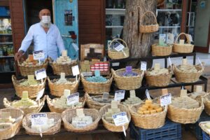 Şanlıurfa’da yılan yağlı sabun ilgi odağı oldu