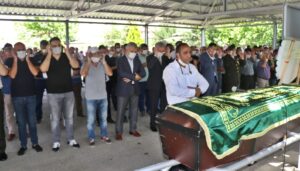 Kazada hayatını kaybeden baba oğul son yolculuklarına uğurlandı