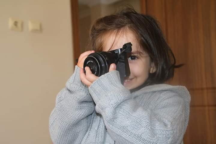 Pencereden düşen gazetecinin kızı hayatını kaybetti