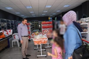 Çocukların bayramlıkları Karaköprü Belediyesi’nden