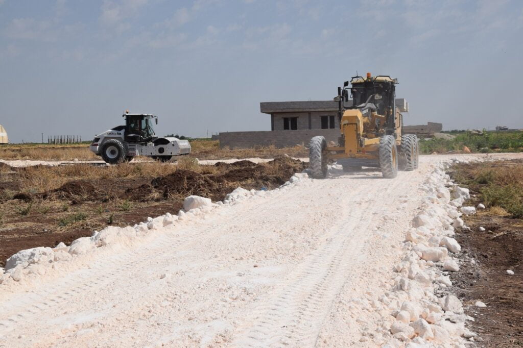 Viranşehir’de stabilize yol çalışması