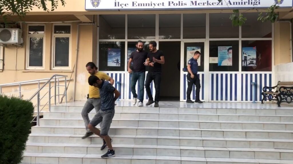Hırsızlar ikinci soygunlarında annelerine takıldı