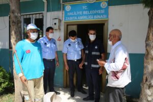 Camide bulduğu parayı sahibine teslim etti