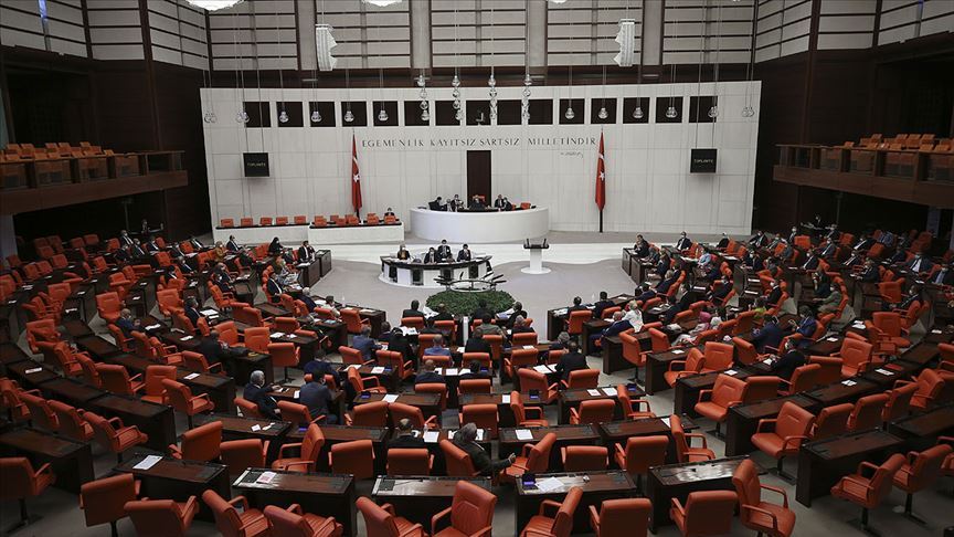 İstihdama ilişkin düzenlemeleri içeren kanun teklifi yasalaştı