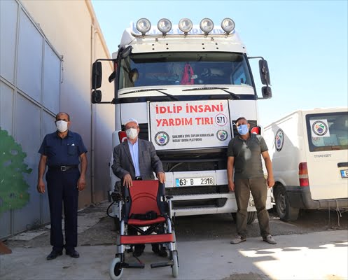 Şanlıurfa’dan Suriye’ye bir tır insani yardım malzemesi gönderildi