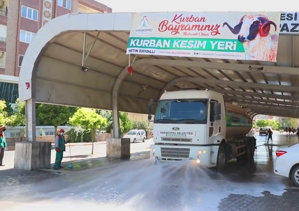 Kurban kesim sonrası dezenfekte çalışması