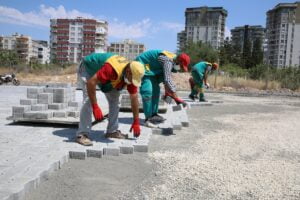 Karaköprü’de yol açma çalışmaları