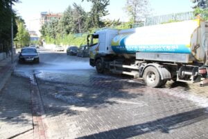 Haliliye’de cadde ve sokaklar yıkanıyor