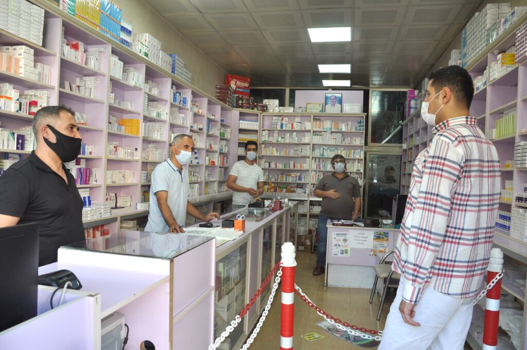 Akçakale’de maske ve sosyal mesafe denetimleri devam ediyor
