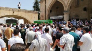 Şanlıurfa’nın sevilen hayırsever ismi son yolculuğuna uğurlandı