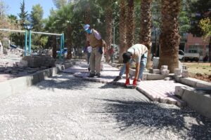 Haliliye’de kilitli parke taşı döşeme çalışmaları sürüyor