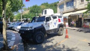 Şanlıurfa’da Esnaflar arasında çıkan kavgada sandalyeler havada uçuştu