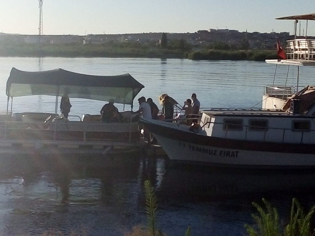 Fırat Nehri’ne düşen kızını kurtaran baba boğuldu