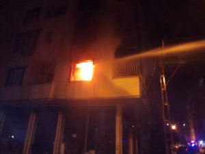 Şanlıurfa’da bir ev alevlere teslim oldu