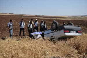 Şanlıurfa’da Takla atan otomobilin sürücüsü yaralandı