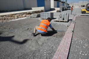 Şanlıurfa’da kilitli parke yol çalışması