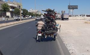 Şanlıurfa’da motosiklet üzerinde 14 bisikletle yolculuk kamerada