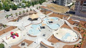 Doğukent’e yapılan modern parkta sona doğru