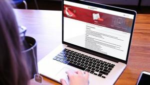 Sağlık çalışanlarının ücretsiz ulaşım ve sosyal tesis hakkı süresi uzatıldı