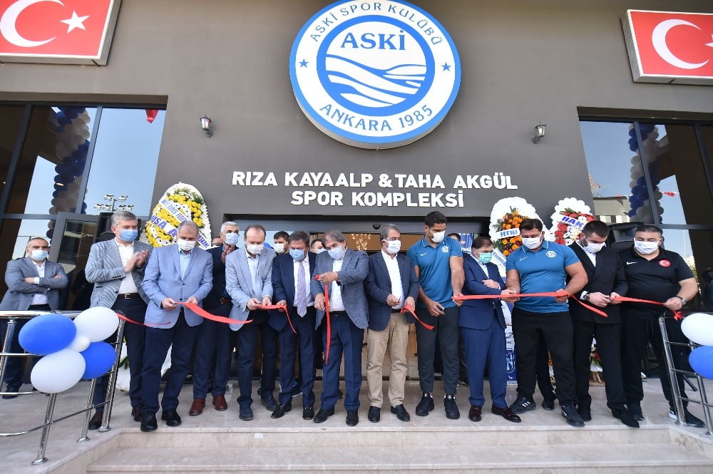 Türkiye’nin Avrupa standartlarındaki ilk güreş salonu açıldı