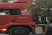 Şanlıurfa Büyükşehir Belediyesi sulama aracında çocuk şoför.!