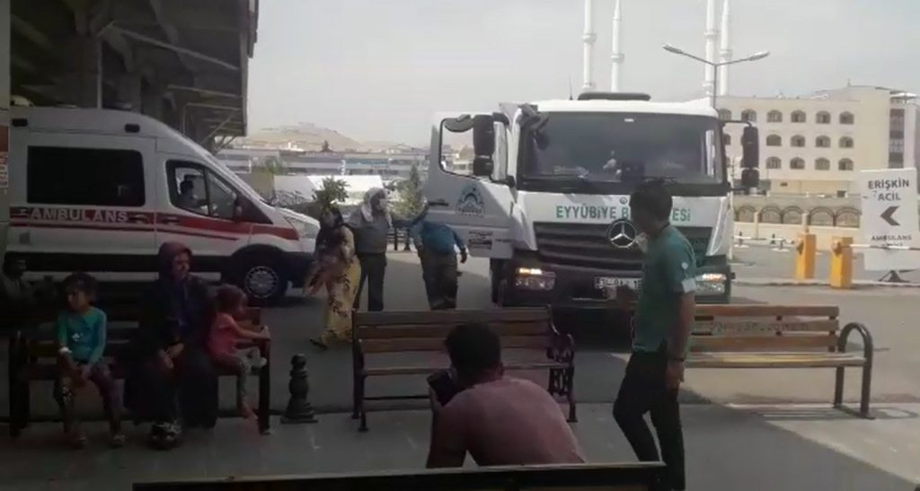 Şanlıurfa’da Havale geçiren kızı çöp kamyonuyla hastaneye yetiştirdi