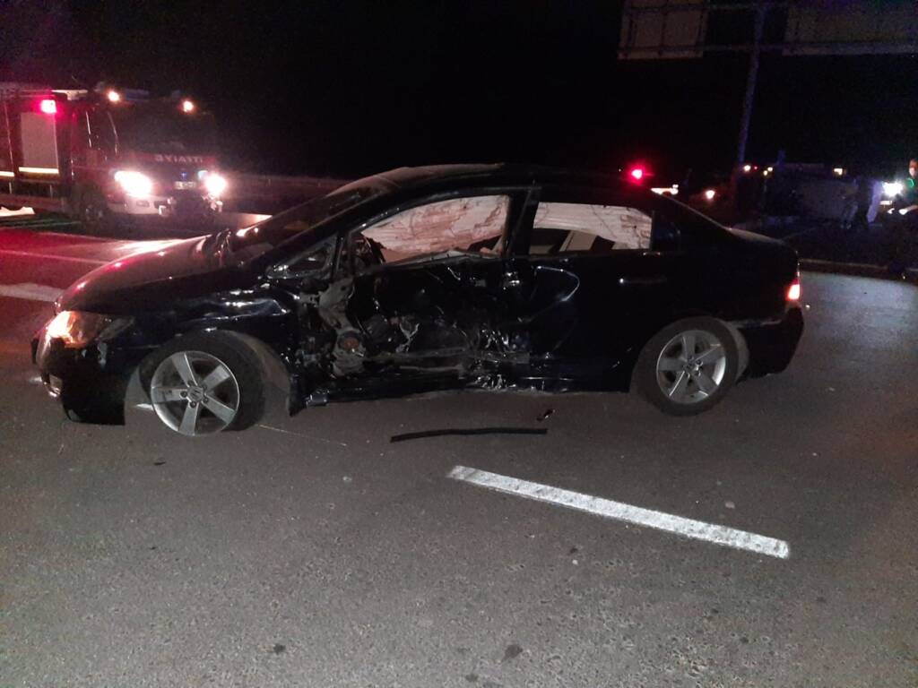 Otomobille hafif ticari araç çarpıştı: 7 yaralı