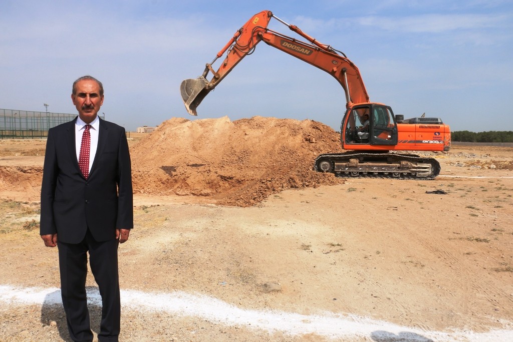 Akçakale’de yarı olimpik yüzme havuzu yapılıyor