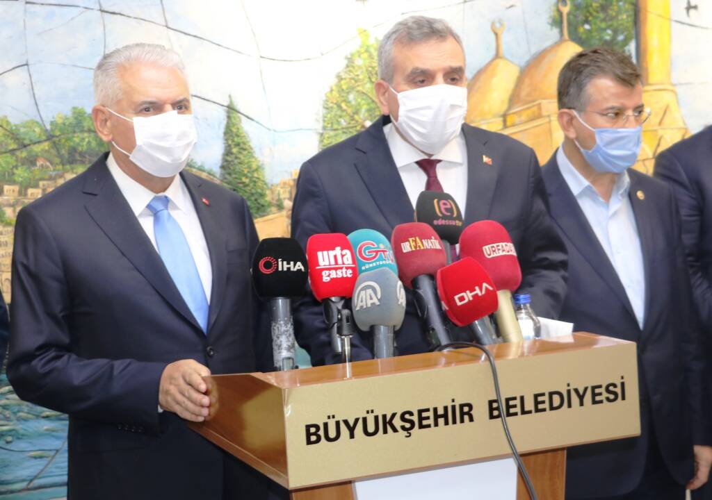 Son Başbakan Binali Yıldırım, Şanlıurfa Büyükşehir Belediyesini ziyaret etti