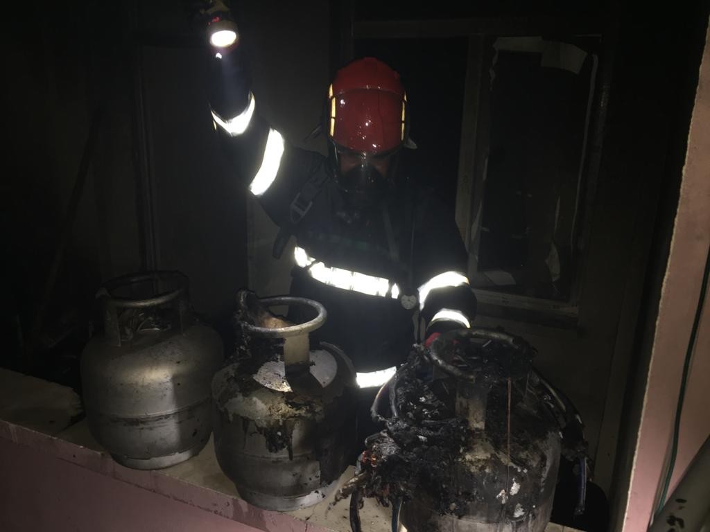 Şanlıurfa’da Yangına müdahale eden itfaiyeciler büyük tehlike atlattı