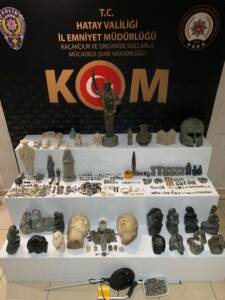 Hatay ve Şanlıurfa’da bin 234 parça tarihi eser ele geçirildi