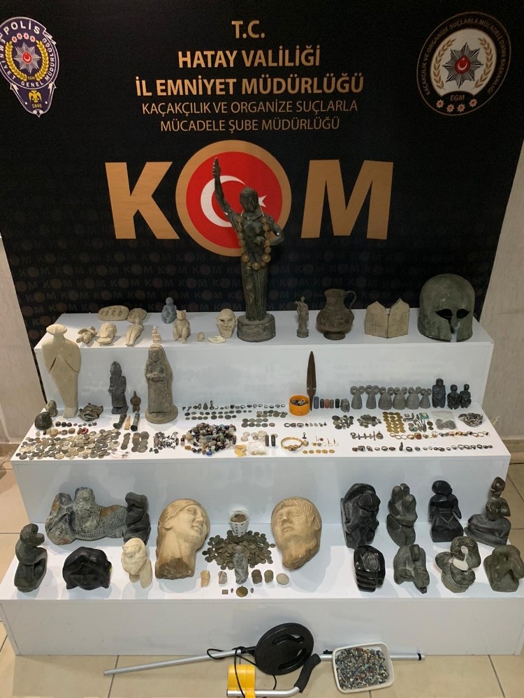 Hatay ve Şanlıurfa’da bin 234 parça tarihi eser ele geçirildi