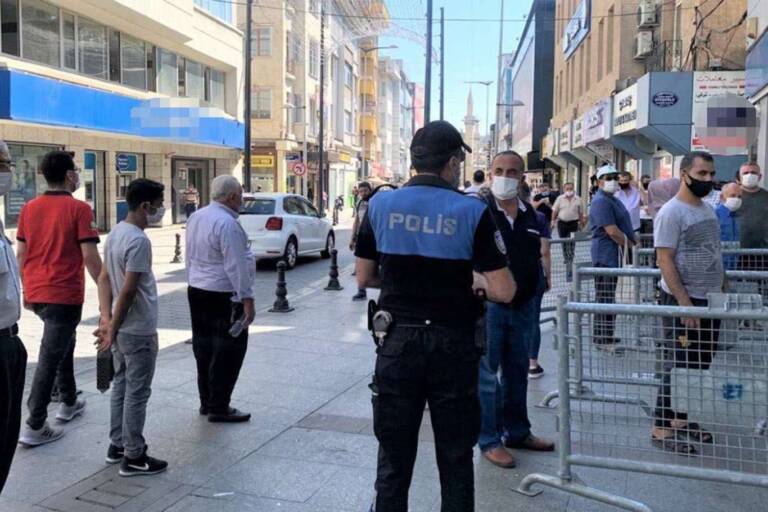 İçişleri Bakanlığı 81 il valiliğine Covid-19 genelgesi gönderdi